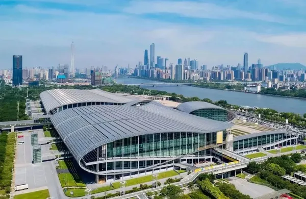 广交会中东采购商物流指南：霍尔木兹海峡封闭下，如何把广州的货发回海湾