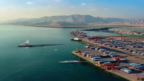 Fujairah Port: An Alternative to Jebel Ali for Bypassing the Strait of Hormuz When Shipping from China to the GCC (2026)